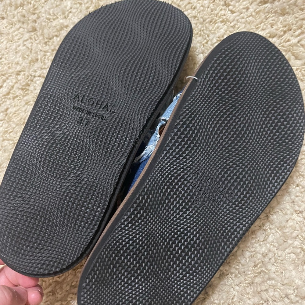 Aloha Sandals - Picture 3 of 4